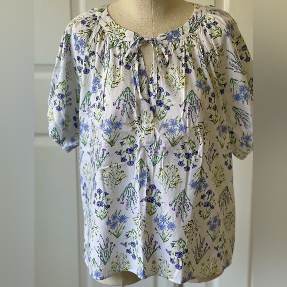Loft Floral Puff Sleeve Shirt w/Tie Neck. Size Medium. Brand New w/ Tags